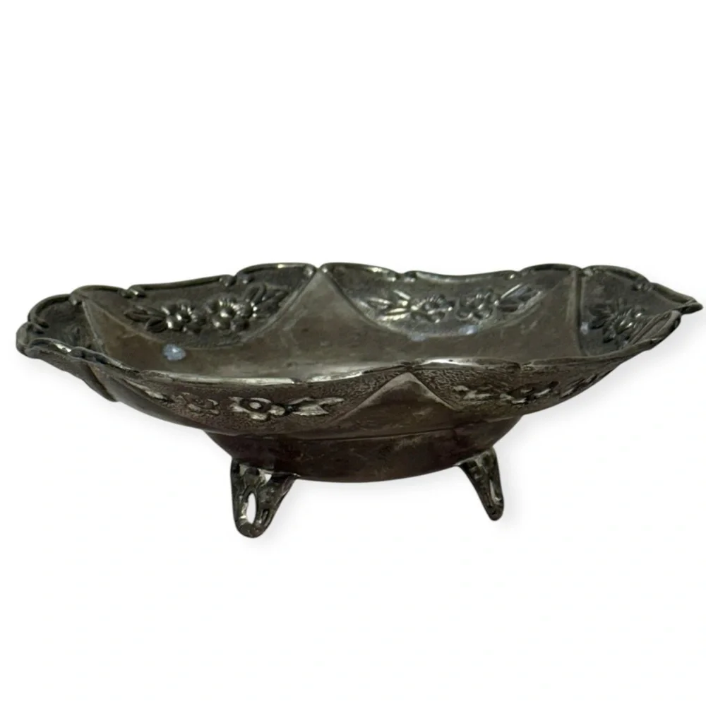 Vintage footed candy‎ dish made by Studio Silversmiths